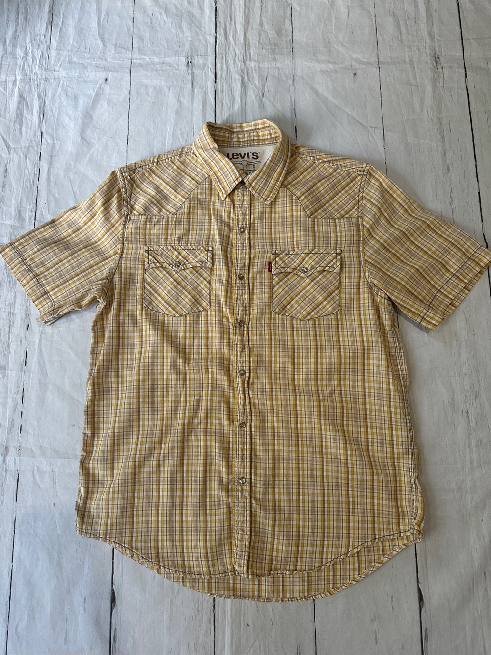Vintage 90s Levi's Men's Yellow Plaid Short-Sleeve Button-Down Shirt large